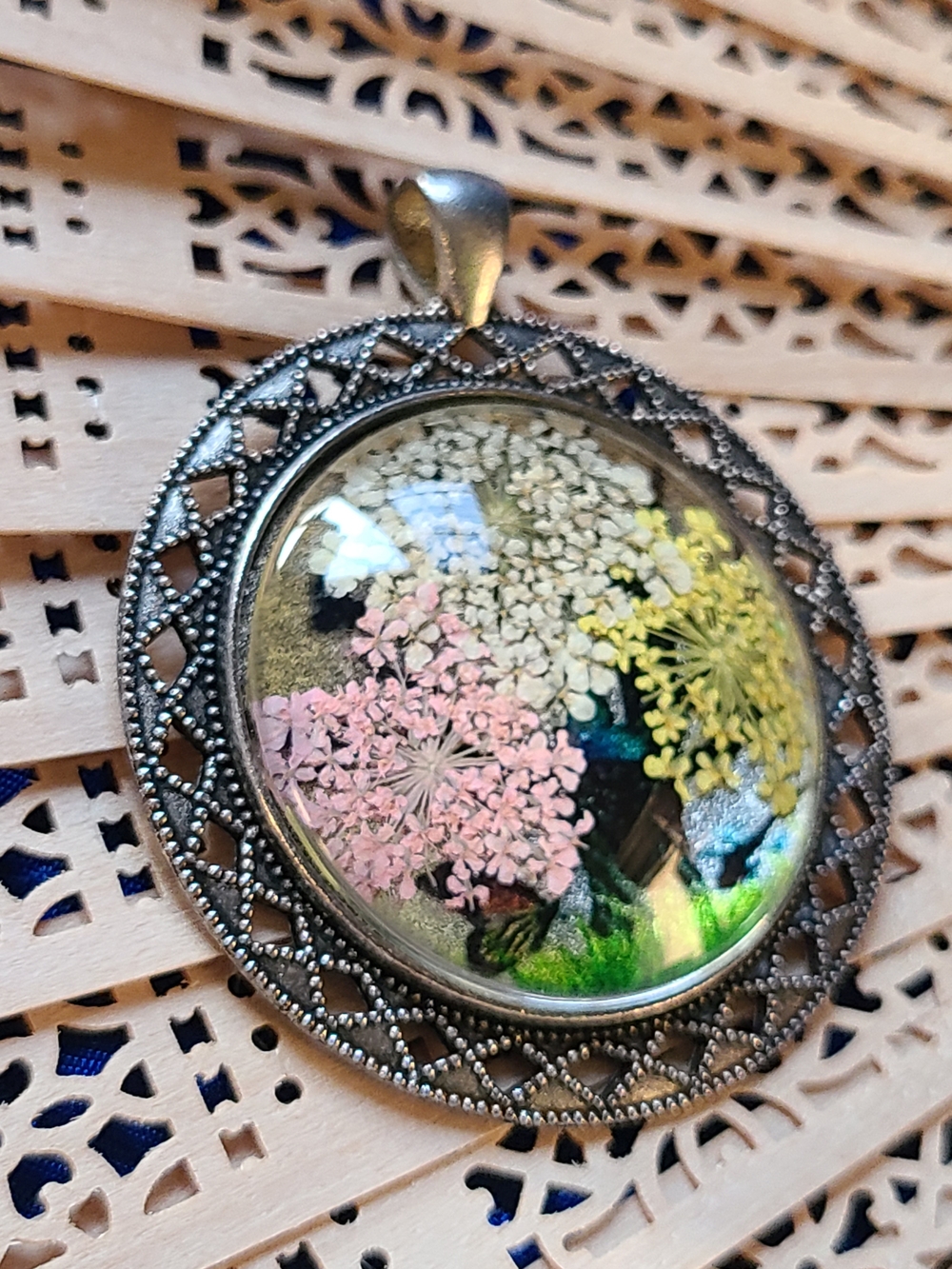 Vintage Yellow Pink Green Floral Resin Pendant Necklace - Picture 10 of 11
